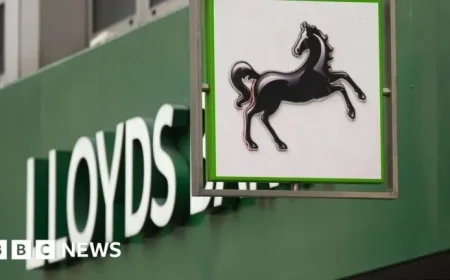 Lloyds Faces £2bn Cost from Car Finance Scandal Warning