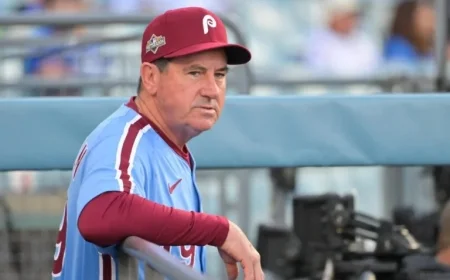 Phillies Commit to Keeping Manager Rob Thomson