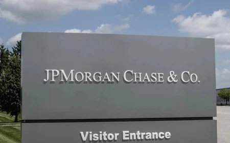 JPMorgan Chase Raises 2025 NII Forecast; Q3 Earnings Surpass Estimates