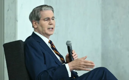 US Shutdown Triggers Economic Warning Impacting Americans