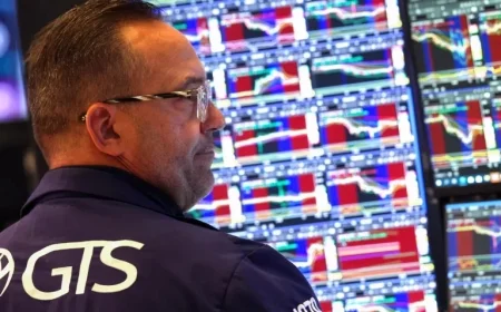 Wall Street Futures Dip Premarket Amid U.S.-China Tensions, Banks Launch Earnings Season