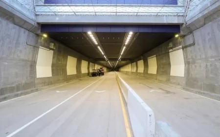 Heavy Truck Hits Ceiling, Closing Louis-H. La Fontaine Tunnel and A25 South