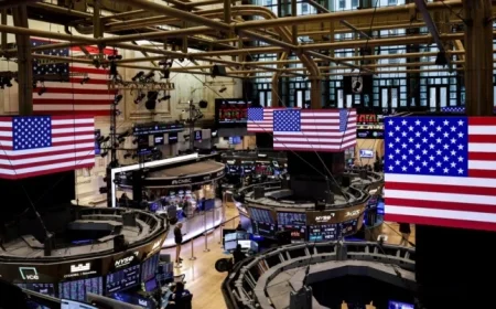 Dow and S&P 500 Gain as Powell Signals End to Balance Sheet Drawdown