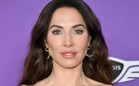 Whitney Cummings Backs Her Performance at Riyadh Comedy Festival