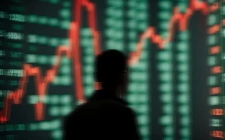 U.S. Stock Futures Climb as Attention Turns to Major Bank Earnings