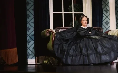 Jane Krakowski and Cheyenne Jackson Star in OH, MARY! First Look