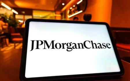 JPMorgan Chase Stock Dips Despite Surpassing Q3 Earnings Expectations