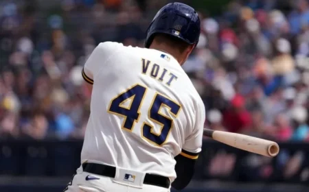 Rakuten Eagles Secure New Deal with NPB Star Luke Voit