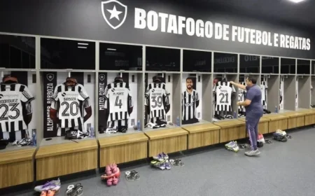 Botafogo Lines Up Marçal in Defense, Artur in Attack Against Flamengo