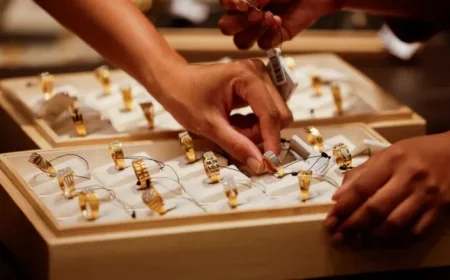 Gold Breaks Record at $4,200 Amid Rate-Cut Expectations, Safe-Haven Demand