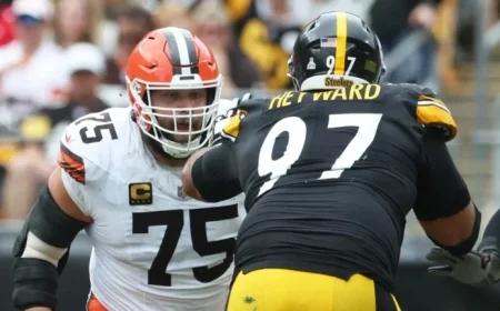 Joel Bitonio Criticizes Acrisure Stadium: “Worst Field I’ve Played On”