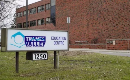 Ex-School Board Executive Indicted for Mail Theft