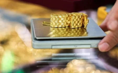 Bank Stocks Plummet Amid US Lender Concerns; Gold Reaches New High