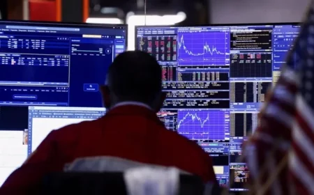 US Credit Risks Spark Global Bank Stocks Decline