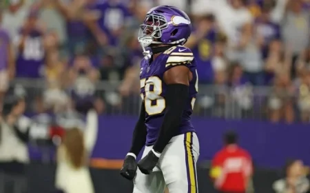 Vikings Star Defender Joins Thursday’s Injury Report Before Eagles Clash