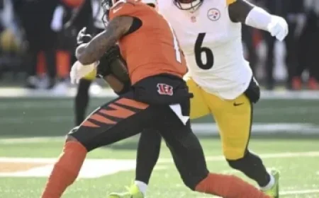 Mike Johnson’s Bold Style Highlighted in 2025 Shutdown