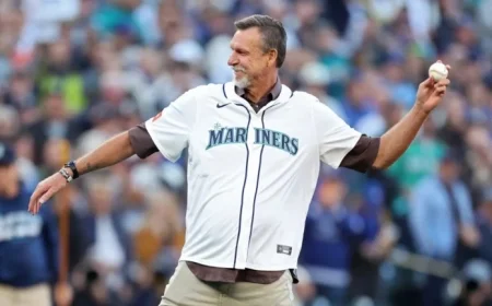 Randy Johnson Throws First Pitch for Mariners in ALCS Game 3