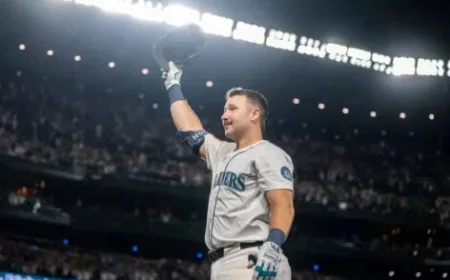 Randy Johnson Criticizes Cal Raleigh’s Key Flaw as Blue Jays Eye ALCS Crown