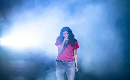 Lorde Shines at Red Rocks: Captivating Photos