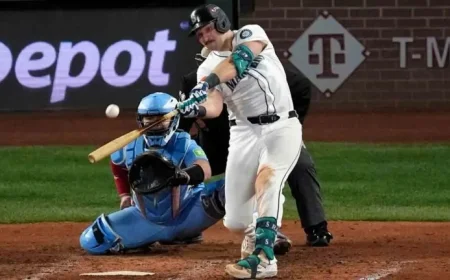 Mariners Dominate Eighth Inning to Lead ALCS Over Blue Jays