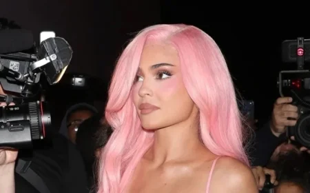 Kylie Jenner Revives King Kylie Style with Bubblegum Pink Hair