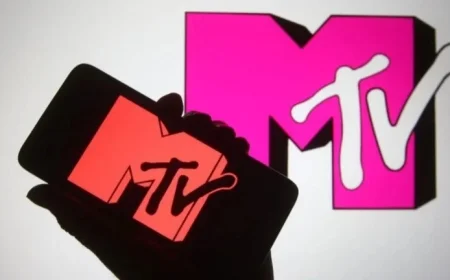 Azat TV Marks End of an Era in Pop Culture