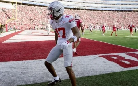 Ohio State Dominates Wisconsin 34-0, Boosting Record to 7-0 in 2025