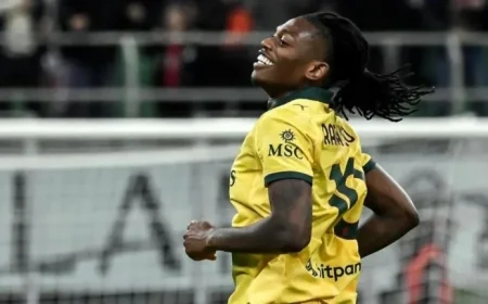 Milan Triumphs 2-1 Over Fiorentina: Leao’s Brace Secures Victory