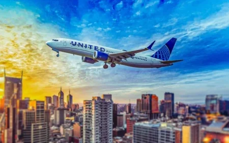 Debris Cracks Windshield, Injuring United Airlines Pilot at High Altitude