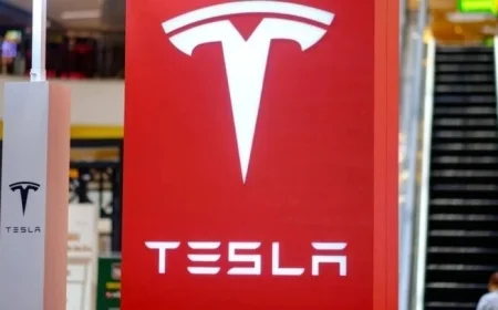 Barclays Analyzes Conflicting Tesla Narratives Before Q3 Earnings