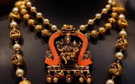 Gold Stabilizes After Record Surge; US-China Talks in Focus