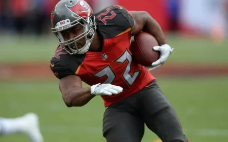 Former NFL Star Doug “Muscle Hamster” Martin Dies at 36 in Custody