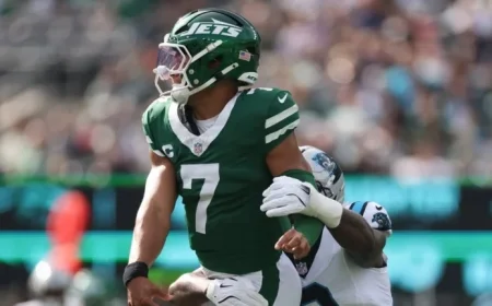 Aaron Glenn Prioritizes Thoughtful Decision-Making for Quarterback Position