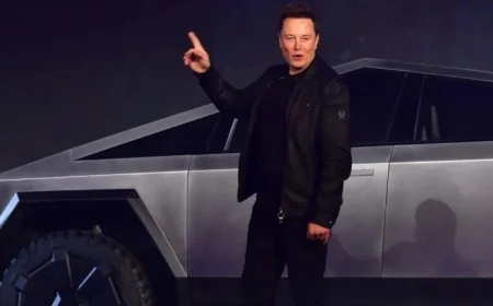 Tesla Shareholder Concerns Arise Over Musk’s $1 Trillion Pay Plan Approval