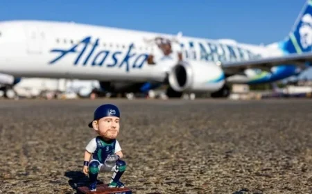 Alaska Airlines Boosts Flights for Mariners Fans Traveling to Toronto Showdown