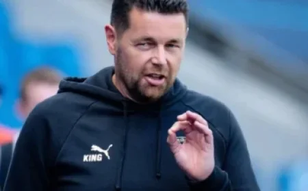 “Protesters Rally in Support of Nicolas Sarkozy on Incarceration Day”