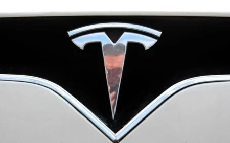 Investor Urges Focus Ahead of Tesla’s Q3 Earnings Announcement