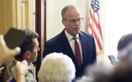 U.S. Federal Workers Face Unpaid Leave Amid Rising U.S.-Colombia Tensions