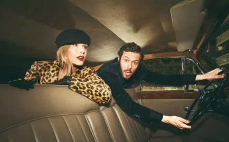 Kristen Bell and Adam Brody Star in Hit Series Season 2