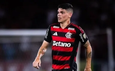 Ayrton Lucas Booked in Intense Flamengo vs. Racing Clash at Maracanã