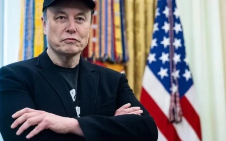 Elon Musk Justifies $1 Trillion Pay, Rejects ‘Robot Army’ Concerns