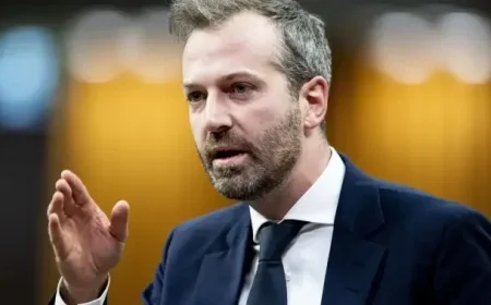 Minister Says Fixing Canada Post’s Survival Will Be Challenging