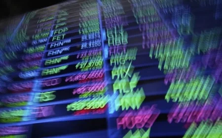 S&P/TSX Composite Rises Nearly 200 Points as Oil Prices Surge