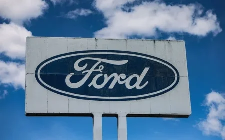 Ford’s Stock Hits 52-Week High Amid EV Reset and Plant Recovery Plans