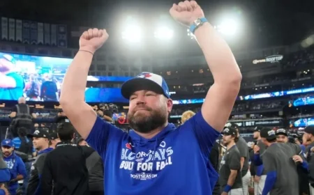 Blue Jays Secure Extension Deals with Schneider, Key Front Office Executive: Report