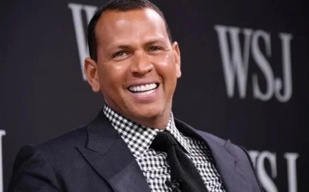 Alex Rodriguez Critiques ‘Entourage’ Co-Star as ‘Atrocious’ Actor