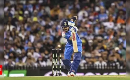 Virat Kohli Breaks Records at SCG, Just Behind Sachin Tendulkar