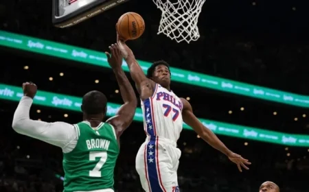 Edgecombe Scores 34, Most in Debut Since Wilt in 1959