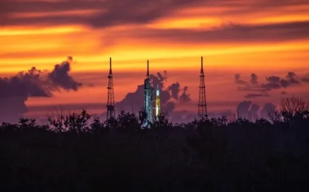 NASA’s Troubled Moon Mission Risks Losing the New Space Race