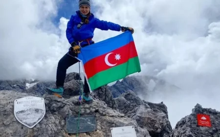 Azerbaijani Climber Triumphs at Indonesia’s Puncak Jaya Summit – PHOTO
